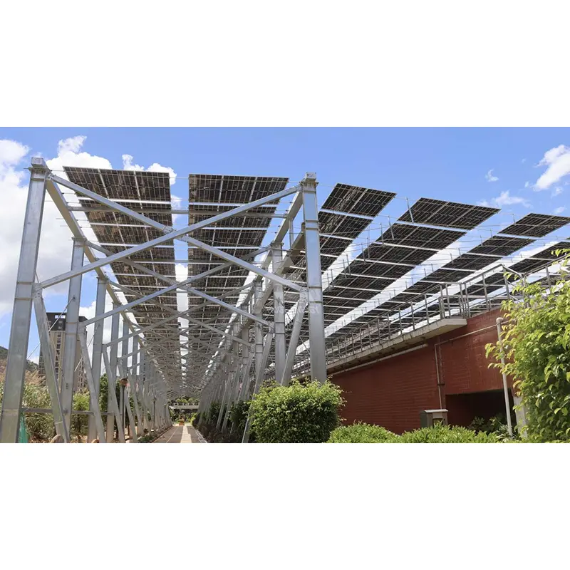 Uziemiony system montażu solarnego z dwoma słupkami