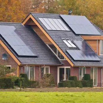 Hak dachowy solarny